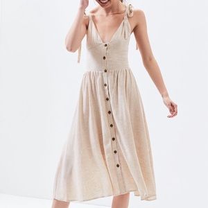 ✨ Charlie Holiday cream midi dress. XS.